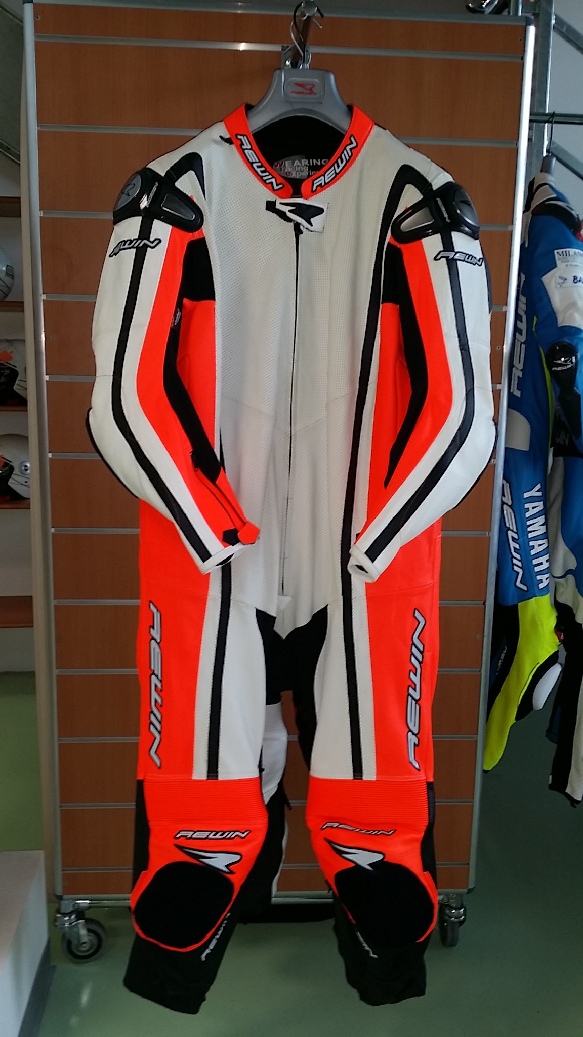 Abbigliamento e Accessoti Archivi - Road Runner